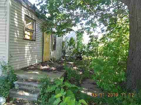 19310 St Aubin (5)_m.jpg